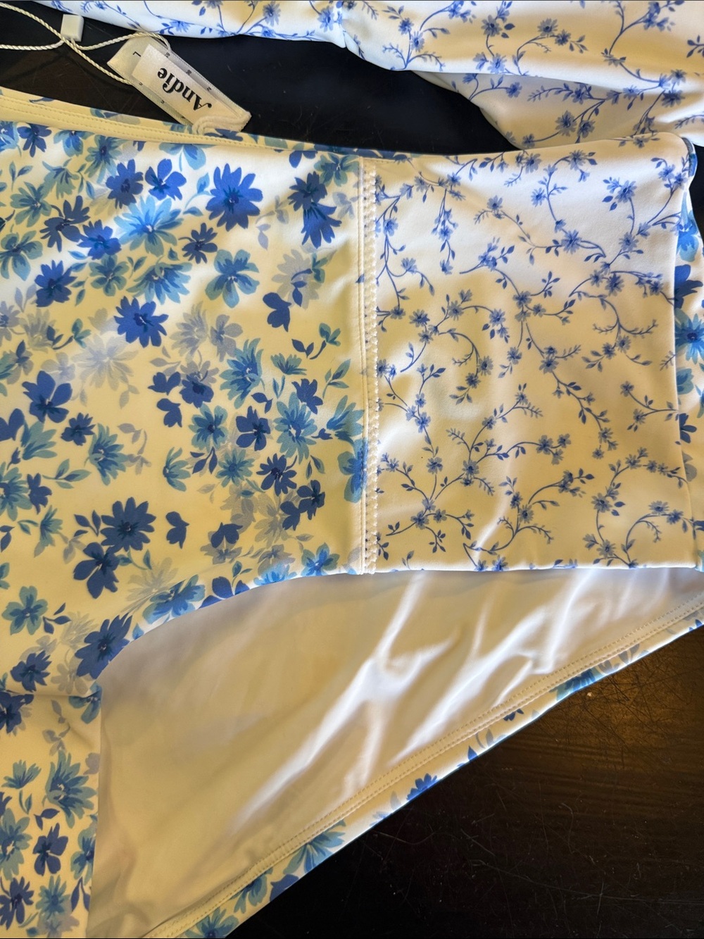 The Icaria Bottoms and top - Floral Swim in White and Blue - Picture 8 of 9
